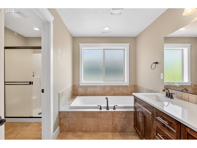 6173 LILLIAN St Se, Salem, OR 97306