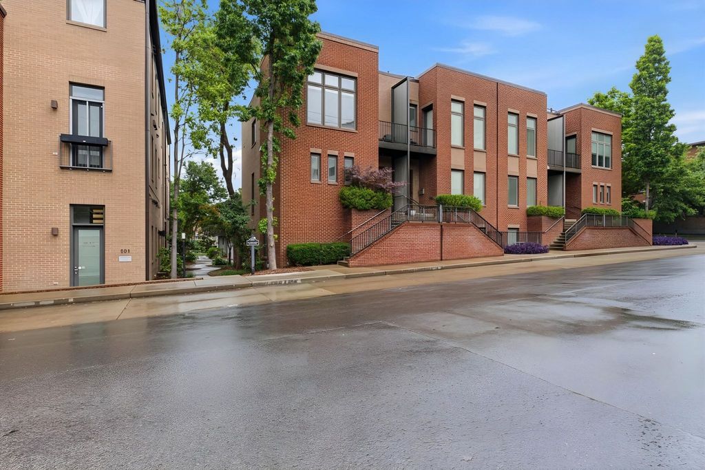 334 Van Buren St, Nashville, TN 37208