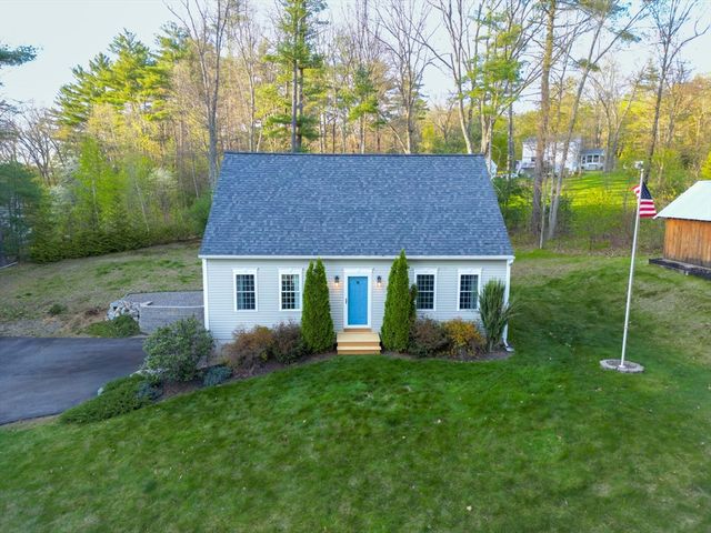 15 Oak Dr, West Brookfield, MA 01585