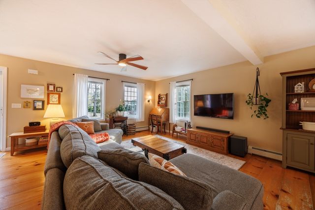 15 Oak Dr, West Brookfield, MA 01585