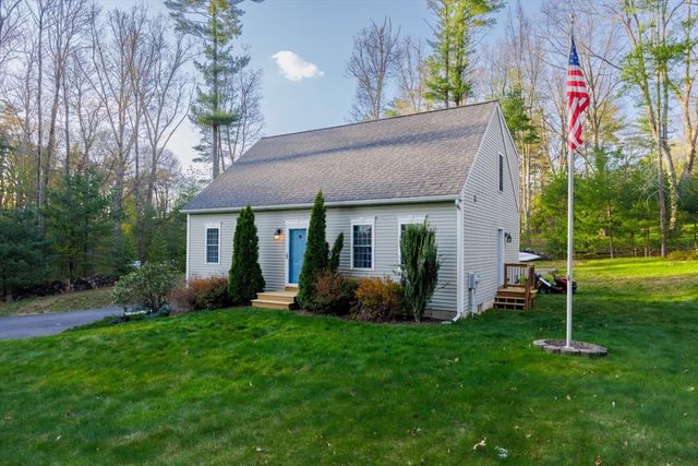 15 Oak Dr, West Brookfield, MA 01585