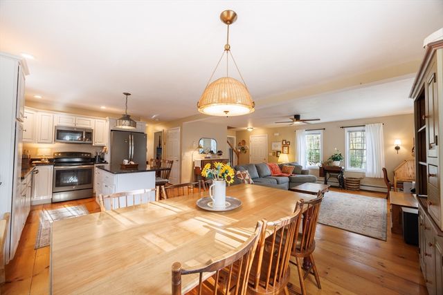 15 Oak Dr, West Brookfield, MA 01585