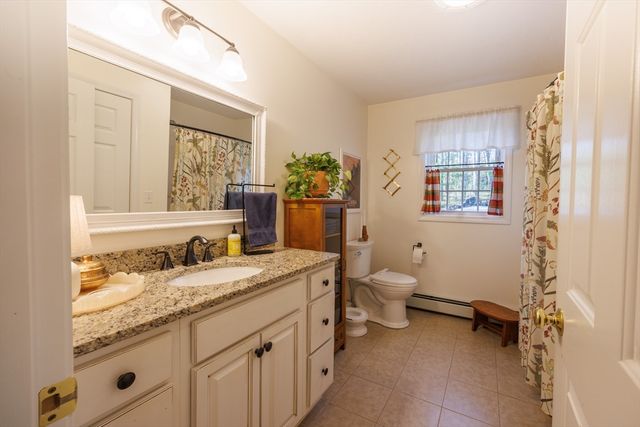 15 Oak Dr, West Brookfield, MA 01585