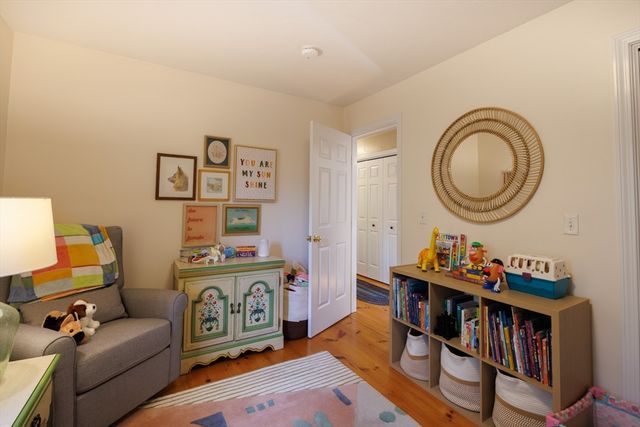 15 Oak Dr, West Brookfield, MA 01585