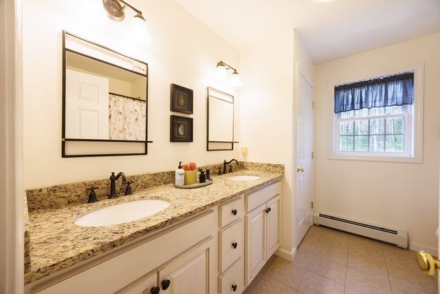 15 Oak Dr, West Brookfield, MA 01585