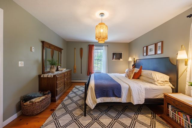 15 Oak Dr, West Brookfield, MA 01585