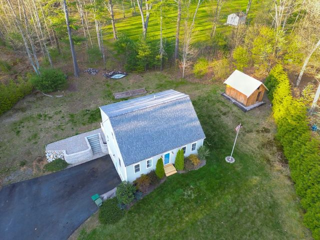 15 Oak Dr, West Brookfield, MA 01585