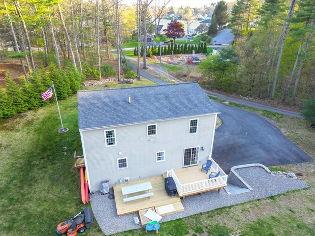 15 Oak Dr, West Brookfield, MA 01585