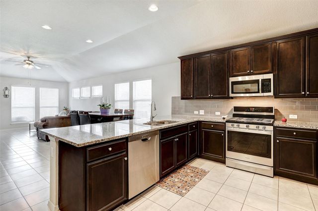 281 Gaida LOOP, Georgetown, TX 78628