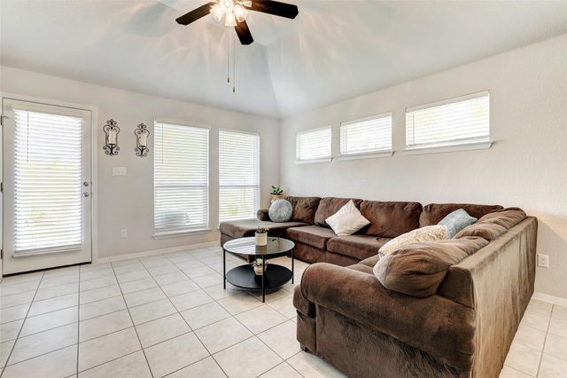 281 Gaida LOOP, Georgetown, TX 78628