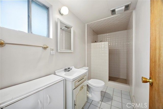 240 S Real, Bakersfield, CA 93309