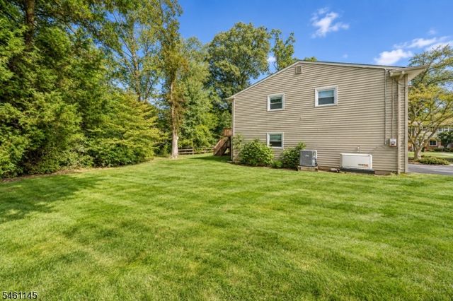 27 Fawn Cir, Berkeley Heights Twp., NJ 07922