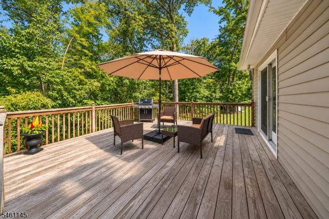 27 Fawn Cir, Berkeley Heights Twp., NJ 07922