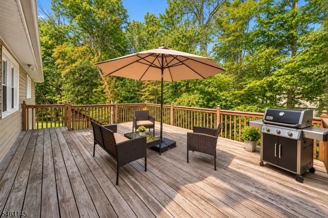27 Fawn Cir, Berkeley Heights Twp., NJ 07922