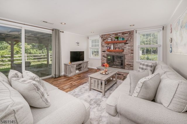 27 Fawn Cir, Berkeley Heights Twp., NJ 07922
