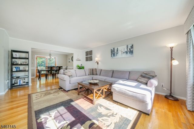 27 Fawn Cir, Berkeley Heights Twp., NJ 07922