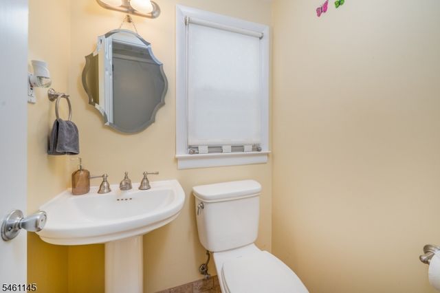 27 Fawn Cir, Berkeley Heights Twp., NJ 07922