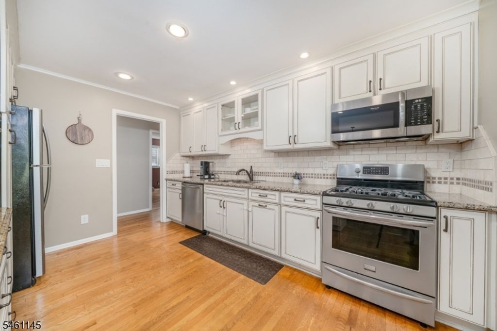 27 Fawn Cir, Berkeley Heights Twp., NJ 07922 — photo 2