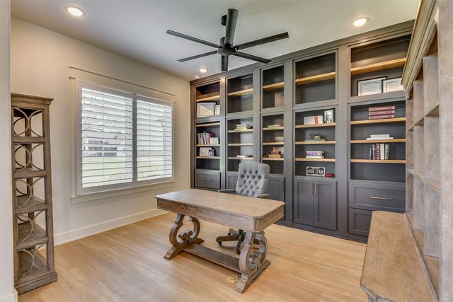 312 Mint Ridge Drive, Burleson, TX 76028