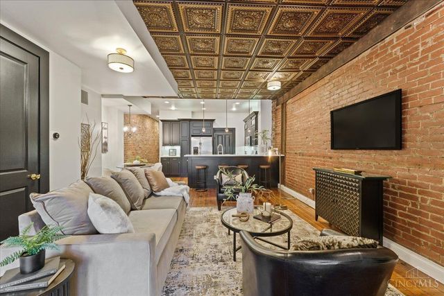 1302 Main Street, Cincinnati, OH 45202