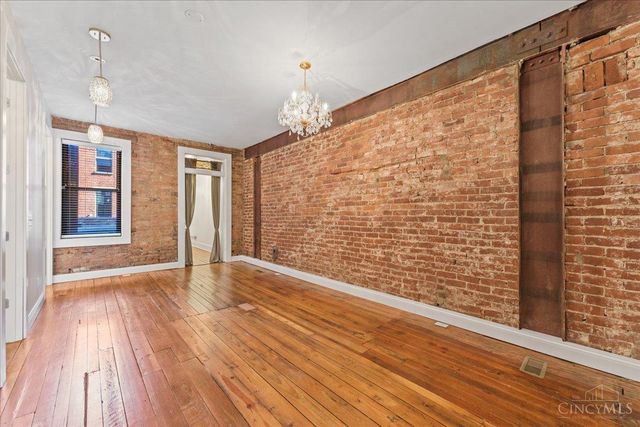 1302 Main Street, Cincinnati, OH 45202