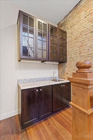 1302 Main Street, Cincinnati, OH 45202