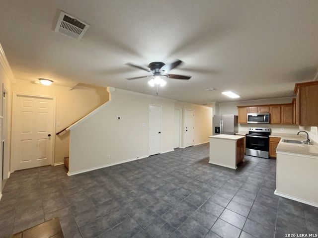 2611 Thunder Gulch, San Antonio, TX 78245
