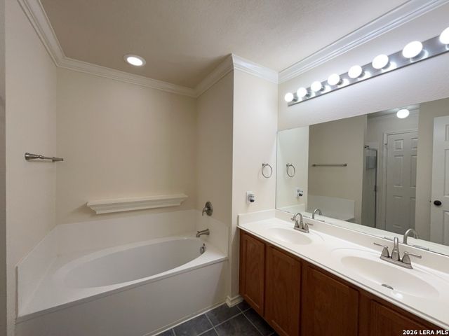 2611 Thunder Gulch, San Antonio, TX 78245
