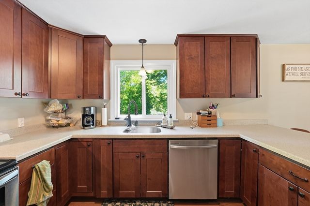 67 Thurston Ave, Northbridge, MA 01588