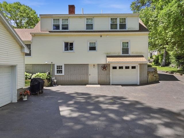 67 Thurston Ave, Northbridge, MA 01588