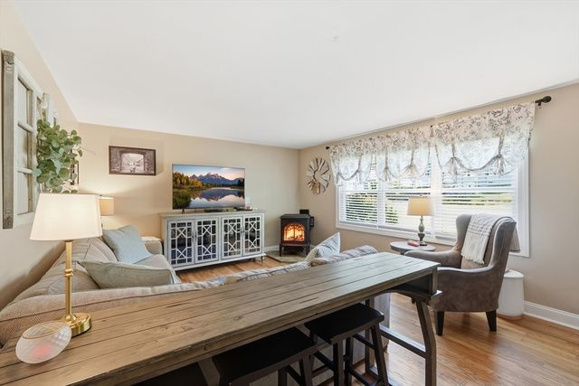 67 Thurston Ave, Northbridge, MA 01588