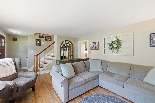 67 Thurston Ave, Northbridge, MA 01588