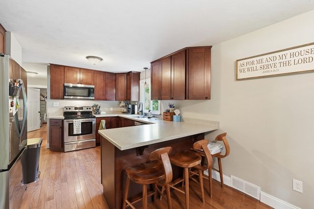 67 Thurston Ave, Northbridge, MA 01588