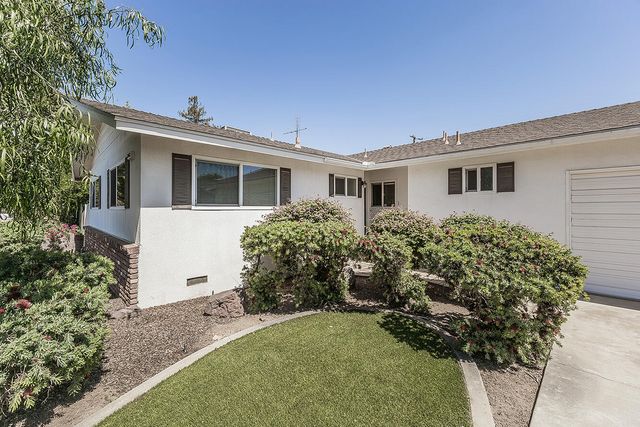 862 N Bates Avenue, Dinuba, CA 93618