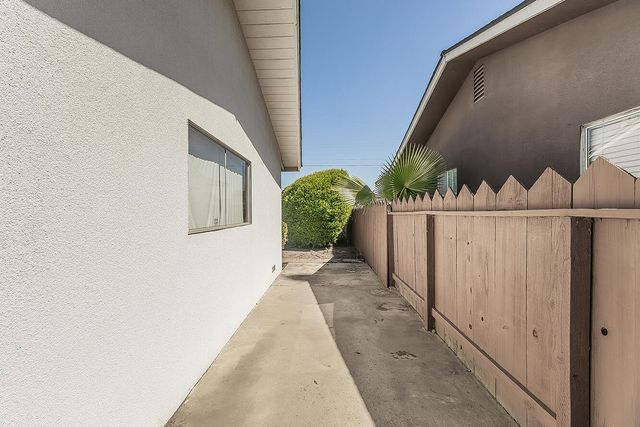 862 N Bates Avenue, Dinuba, CA 93618