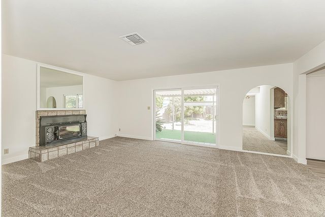 862 N Bates Avenue, Dinuba, CA 93618