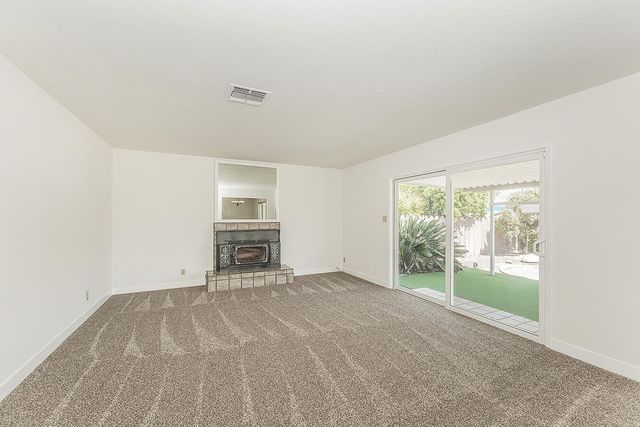 862 N Bates Avenue, Dinuba, CA 93618