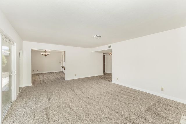 862 N Bates Avenue, Dinuba, CA 93618