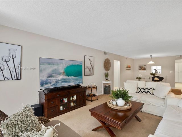 2004 Granada Dr O2, Coconut Creek, FL 33066