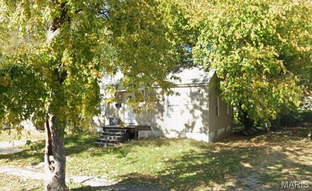 5529 Adelaide Place, East St Louis, IL 62204