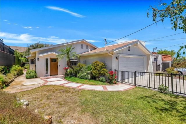 221 Acacia Lane, Newbury Park, CA 91320