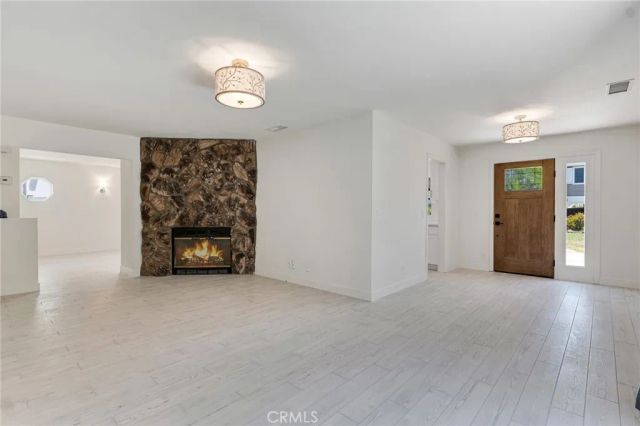 221 Acacia Lane, Newbury Park, CA 91320