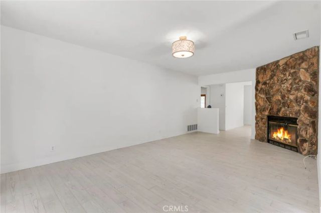221 Acacia Lane, Newbury Park, CA 91320