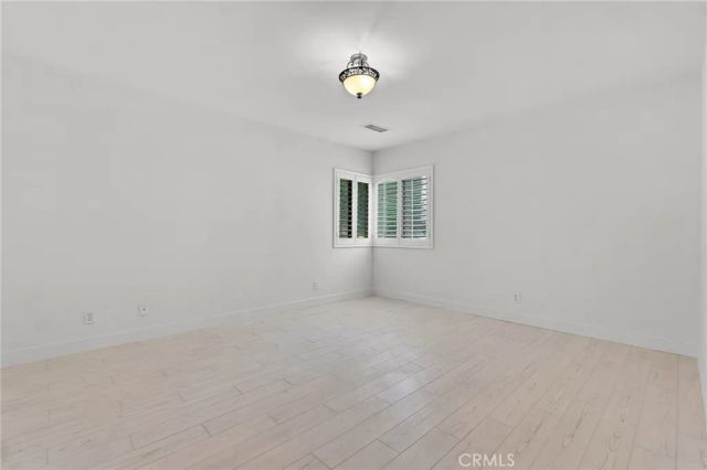 221 Acacia Lane, Newbury Park, CA 91320