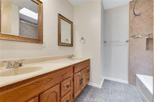 221 Acacia Lane, Newbury Park, CA 91320