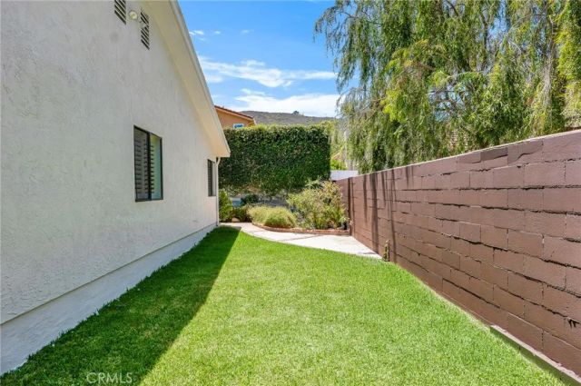 221 Acacia Lane, Newbury Park, CA 91320