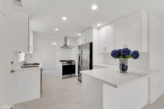 221 Acacia Lane, Newbury Park, CA 91320