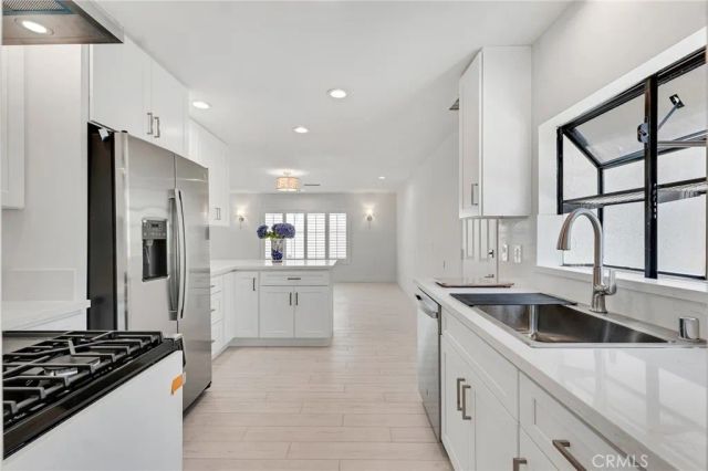 221 Acacia Lane, Newbury Park, CA 91320