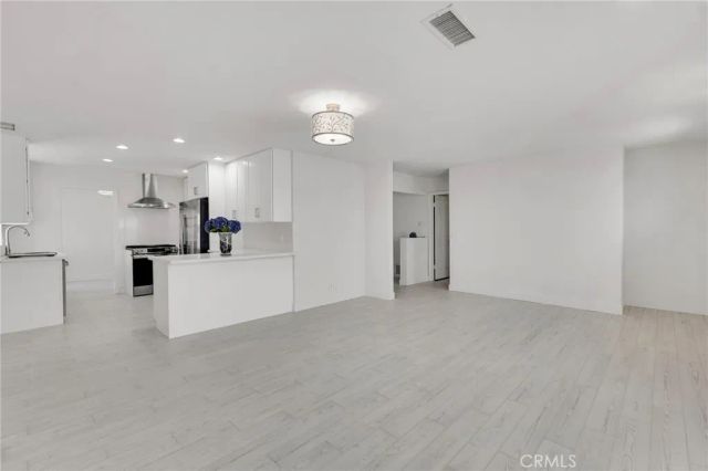 221 Acacia Lane, Newbury Park, CA 91320