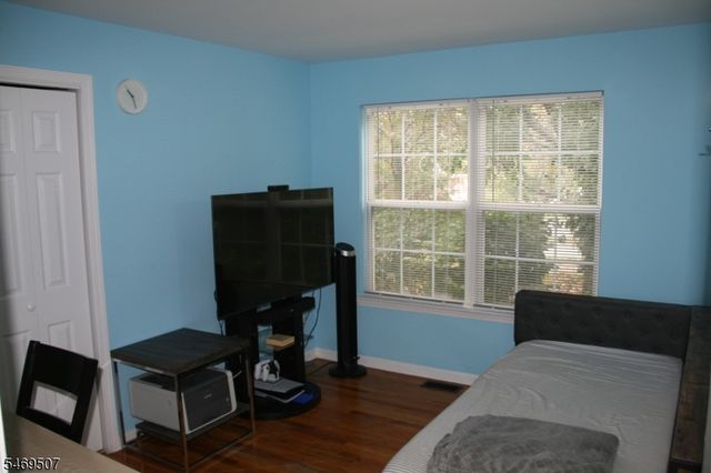 38 Parkside Ct, Wayne Twp., NJ 07470